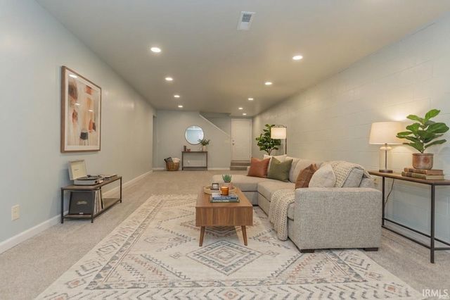 11111 Karendale Court, Evansville, IN 47720