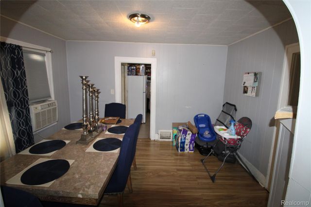 123 Adelaide Street, Pontiac, MI 48342