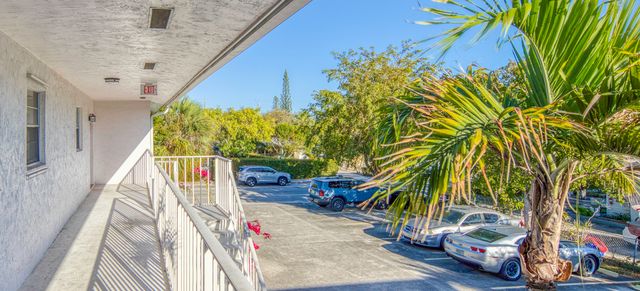 531 N J 5, Lake Worth Beach, FL 33460