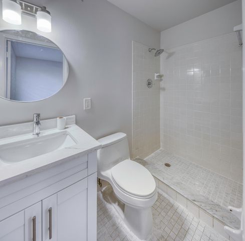 531 N J 5, Lake Worth Beach, FL 33460