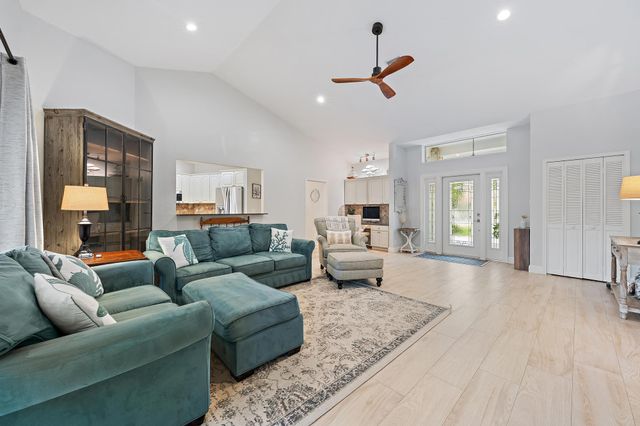 6462 Winding Lake Drive, Jupiter, FL 33458
