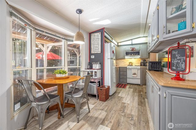 1075 Birch Lane, Sumas, WA 98295