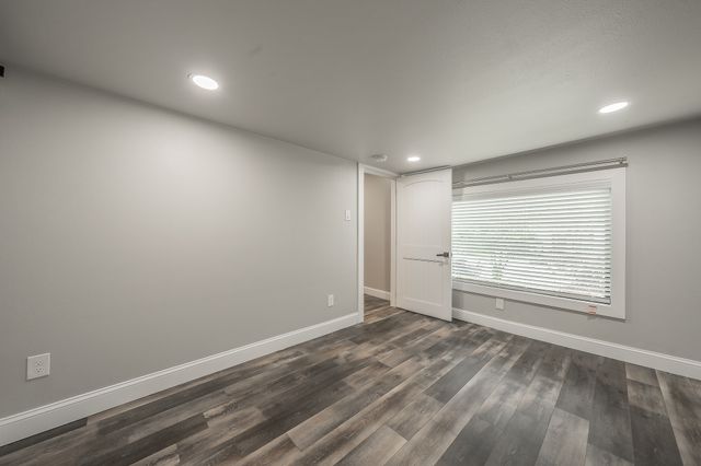 1015 Epenard Street, Dallas, TX 75211