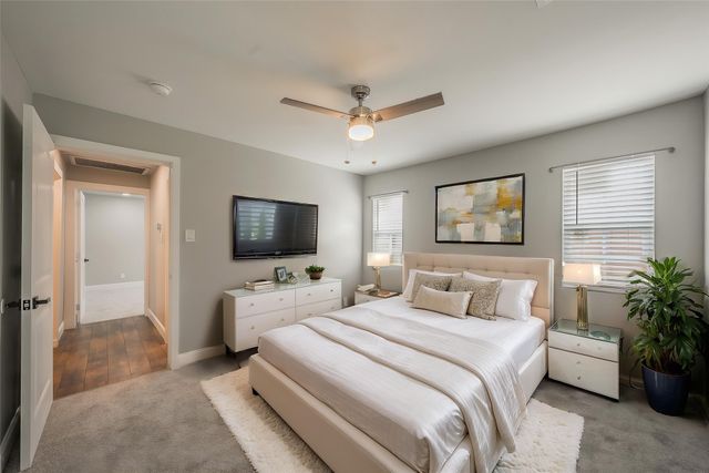 1015 Epenard Street, Dallas, TX 75211