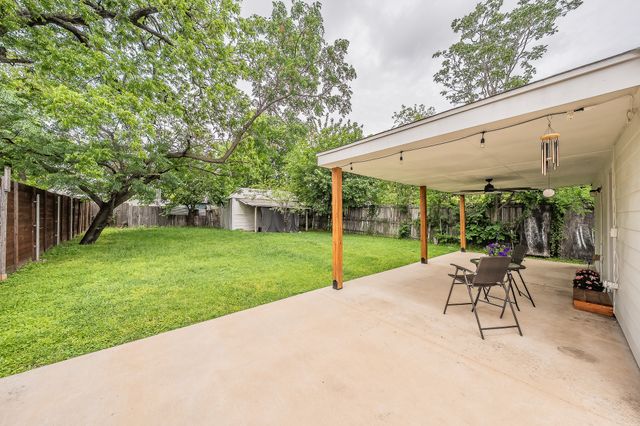 1015 Epenard Street, Dallas, TX 75211