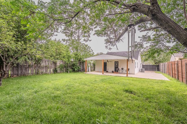 1015 Epenard Street, Dallas, TX 75211