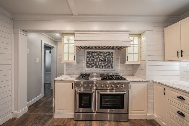 1015 Epenard Street, Dallas, TX 75211