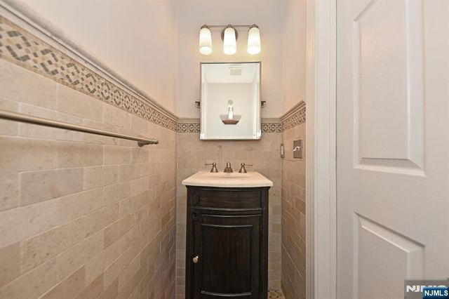 32 Rosewood Court 32, Haledon, NJ 07508