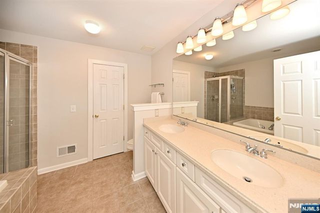 32 Rosewood Court 32, Haledon, NJ 07508