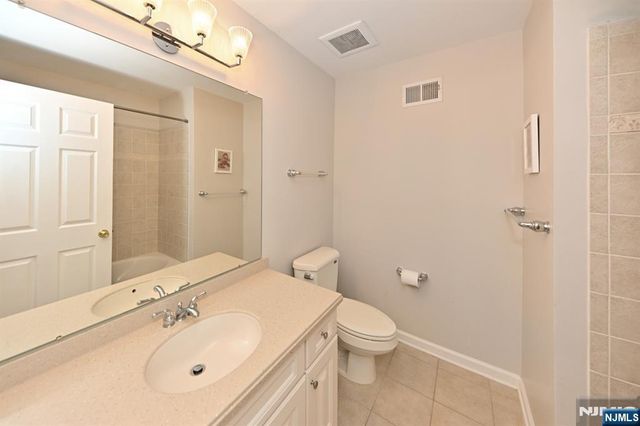 32 Rosewood Court 32, Haledon, NJ 07508