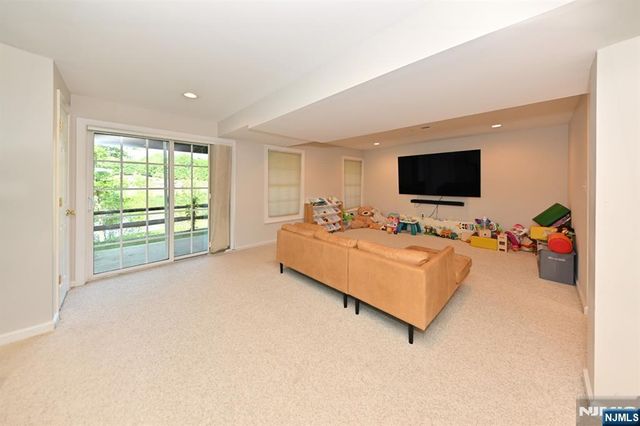 32 Rosewood Court 32, Haledon, NJ 07508