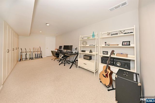 32 Rosewood Court 32, Haledon, NJ 07508