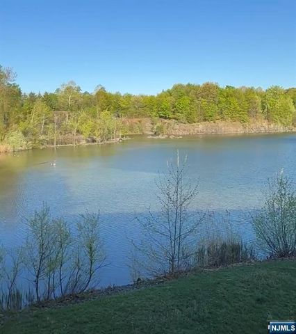 32 Rosewood Court 32, Haledon, NJ 07508