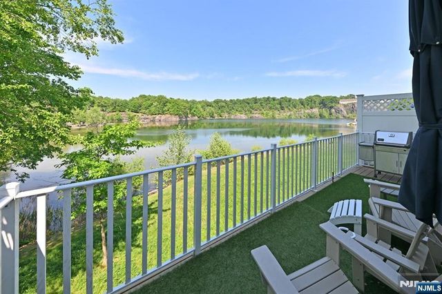32 Rosewood Court 32, Haledon, NJ 07508