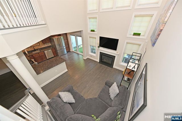 32 Rosewood Court 32, Haledon, NJ 07508