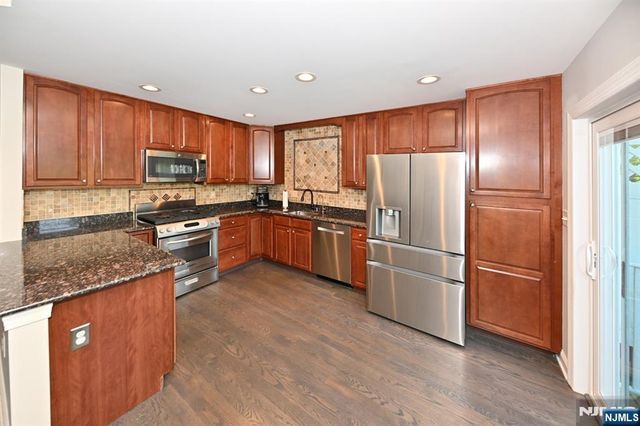 32 Rosewood Court 32, Haledon, NJ 07508