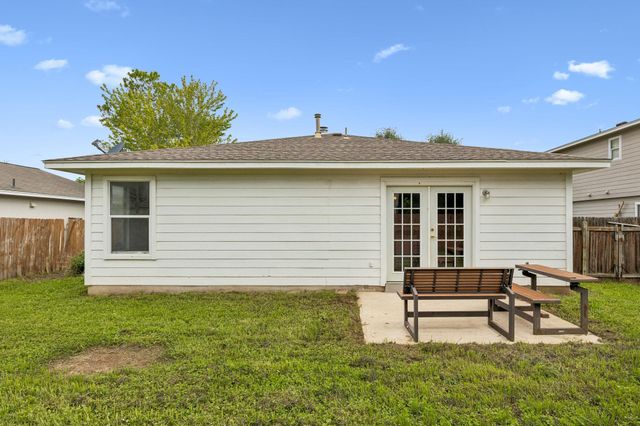 747 Blair Ave, Bastrop, TX 78602