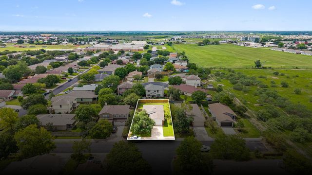 747 Blair Ave, Bastrop, TX 78602