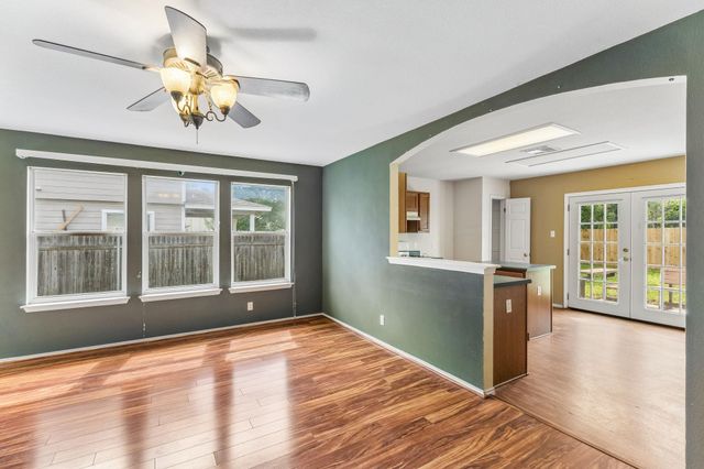 747 Blair Ave, Bastrop, TX 78602