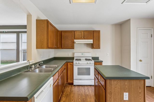 747 Blair Ave, Bastrop, TX 78602