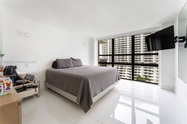 600 NE 36th St 1111, Miami, FL 33137
