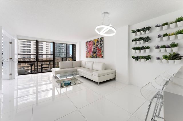 600 NE 36th St 1111, Miami, FL 33137