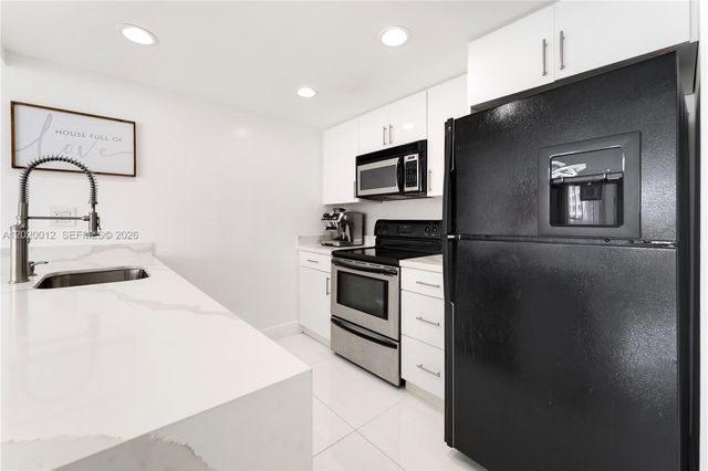 600 NE 36th St 1111, Miami, FL 33137