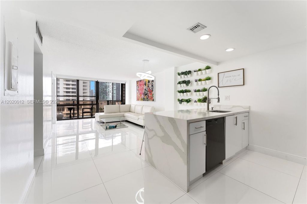 600 NE 36th St 1111, Miami, FL 33137