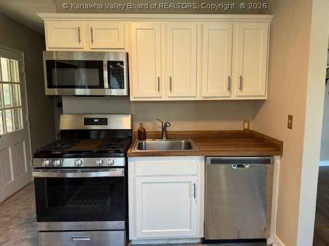 1417 CALLIE Road, Charleston, WV 25314