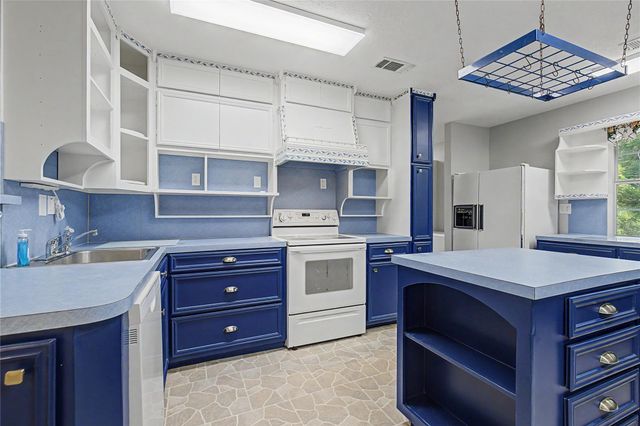 14715 & 14719 Cedar Lane Loop, Willis, TX 77378