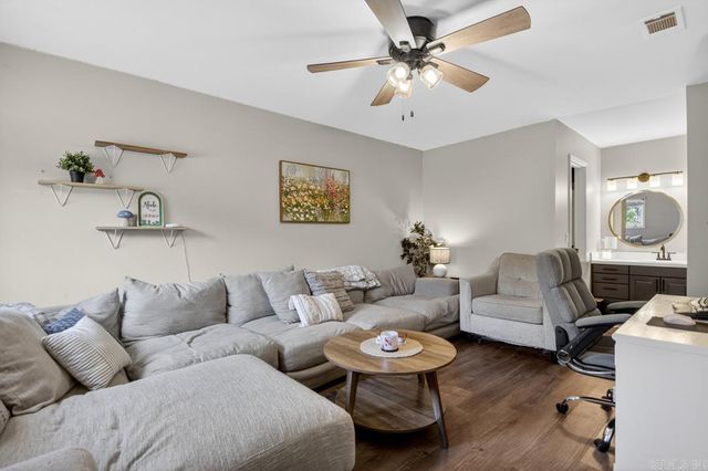 34 Fairway Woods Circle, Maumelle, AR 72113