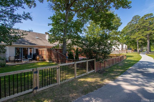 34 Fairway Woods Circle, Maumelle, AR 72113