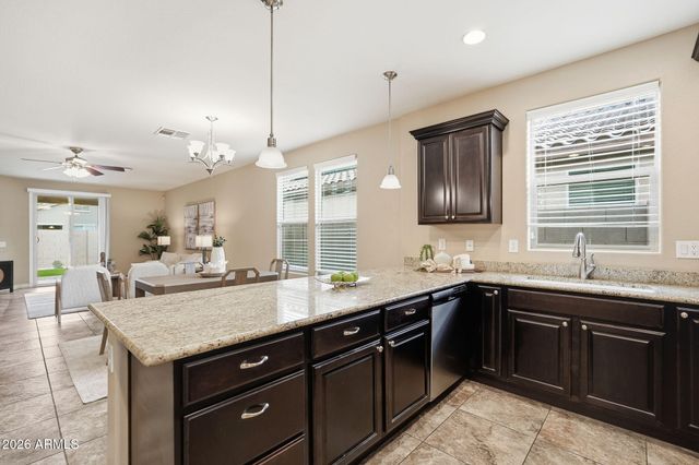 2124 E KINGS Avenue, Phoenix, AZ 85022