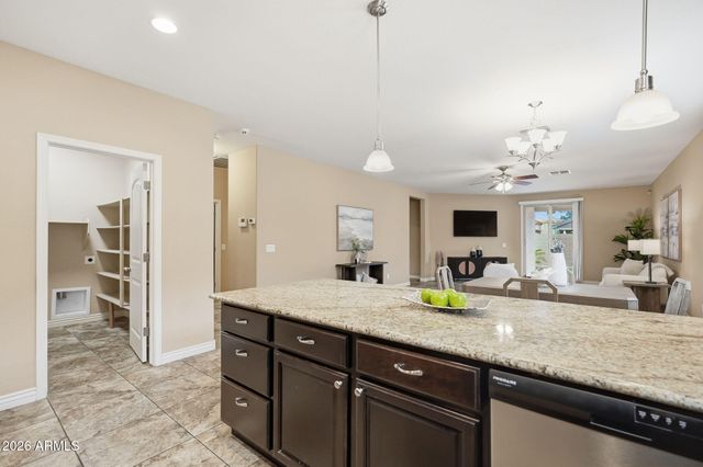 2124 E KINGS Avenue, Phoenix, AZ 85022