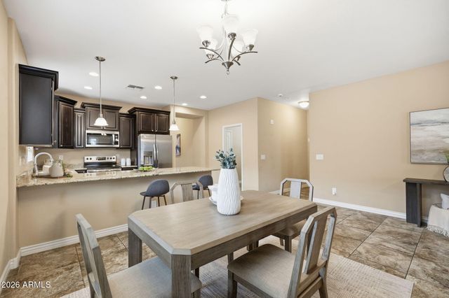 2124 E KINGS Avenue, Phoenix, AZ 85022