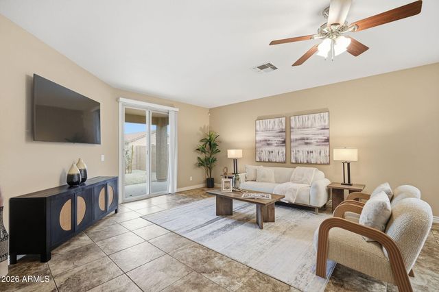 2124 E KINGS Avenue, Phoenix, AZ 85022