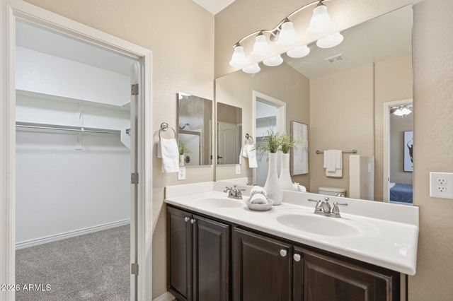 2124 E KINGS Avenue, Phoenix, AZ 85022