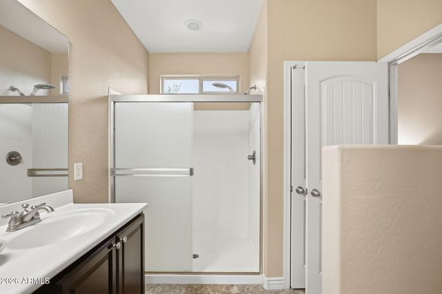 2124 E KINGS Avenue, Phoenix, AZ 85022