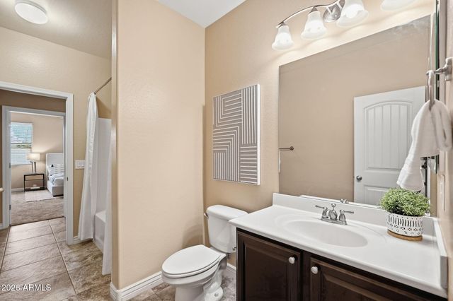 2124 E KINGS Avenue, Phoenix, AZ 85022