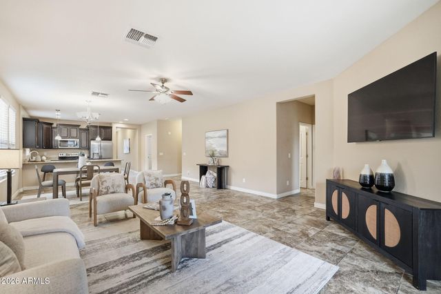 2124 E KINGS Avenue, Phoenix, AZ 85022