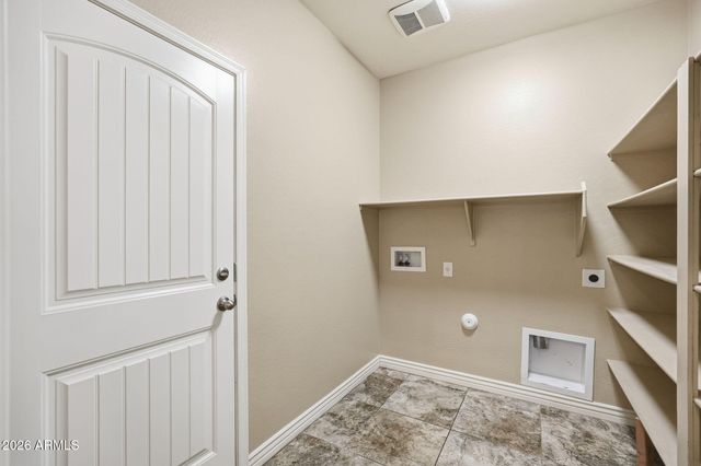 2124 E KINGS Avenue, Phoenix, AZ 85022