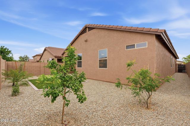 2124 E KINGS Avenue, Phoenix, AZ 85022
