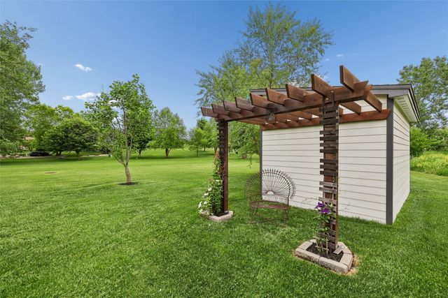 1600 NE Silkwood Court, Grimes, IA 50111
