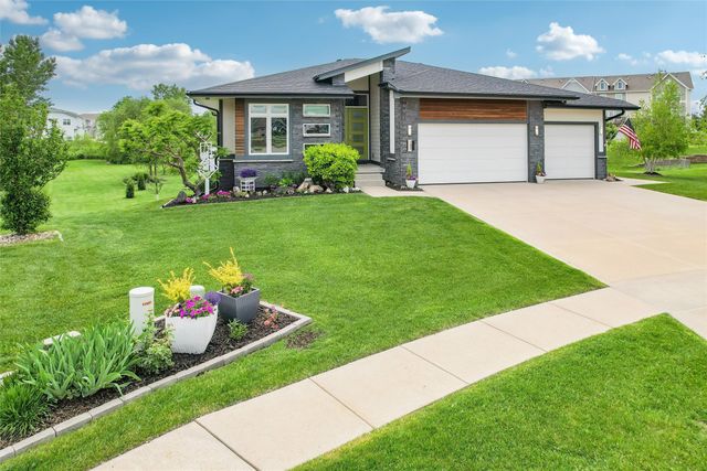 1600 NE Silkwood Court, Grimes, IA 50111