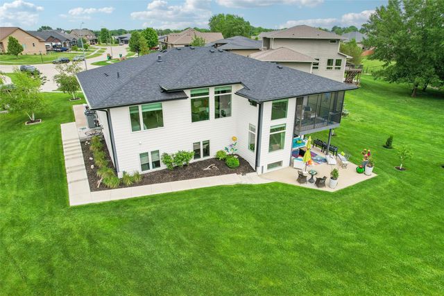 1600 NE Silkwood Court, Grimes, IA 50111