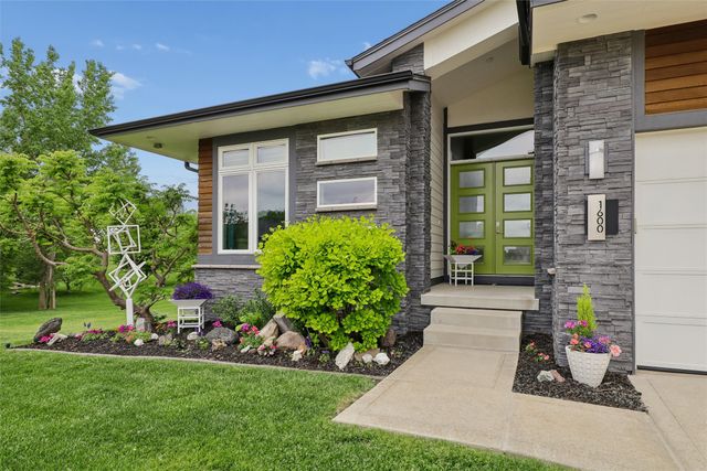 1600 NE Silkwood Court, Grimes, IA 50111