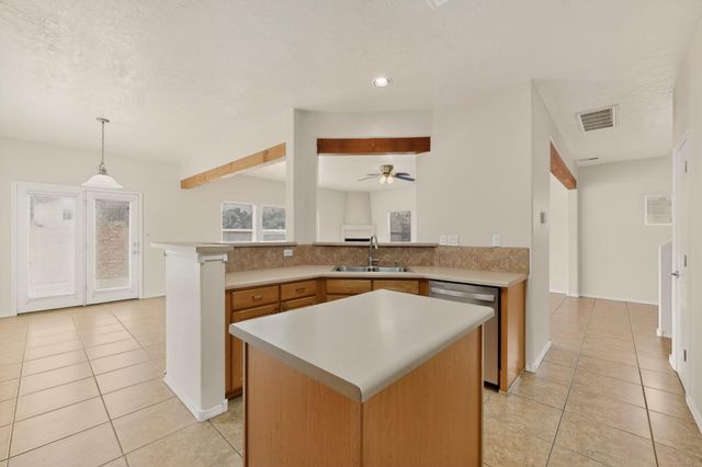 3701 Candelarias Lane NW, Albuquerque, NM 87107