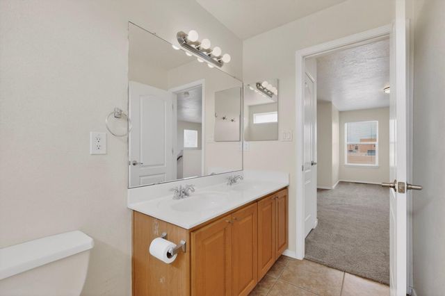 3701 Candelarias Lane NW, Albuquerque, NM 87107