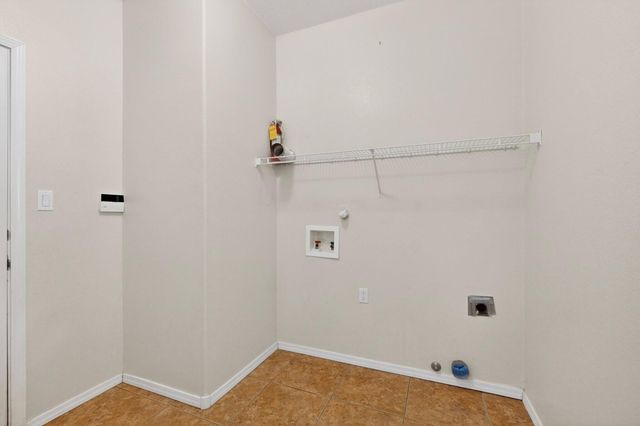 3701 Candelarias Lane NW, Albuquerque, NM 87107