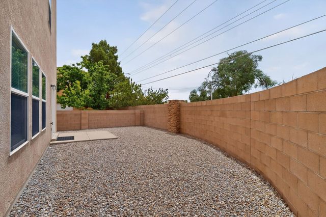 3701 Candelarias Lane NW, Albuquerque, NM 87107